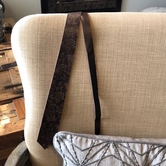 Leather hand tooled paisley tie - Picture 2 of 6